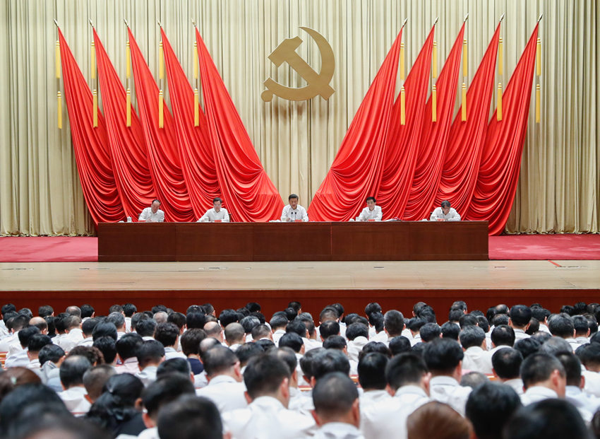 9月3日，2019年秋季學期中央黨校（國家行政學院）中青年干部培訓班在中央黨校開班。中共中央總書記、國家主席、中央軍委主席習近平在開班式上發(fā)表重要講話。 新華社記者 劉彬 攝